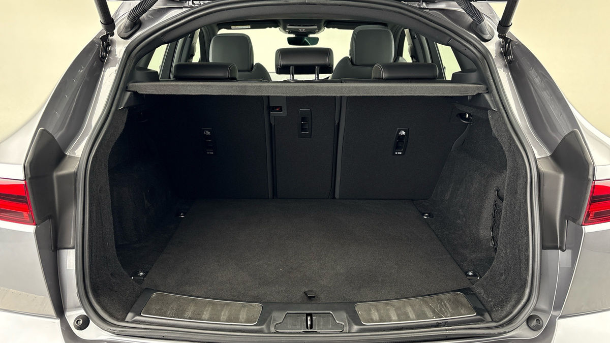 Jaguar E-PACE Image 11