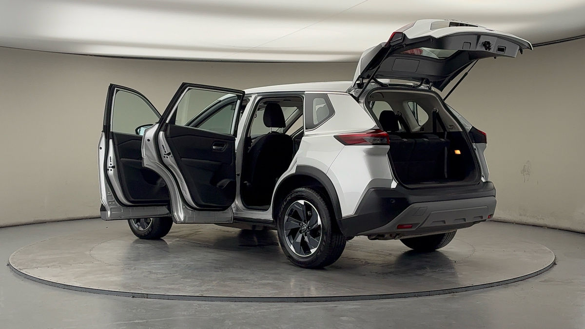 More views of Nissan X-Trail