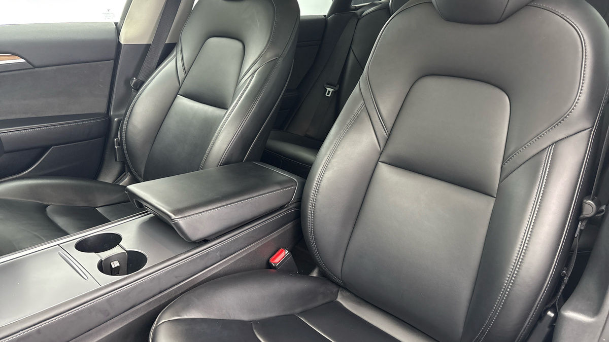 Tesla Model 3 Image 7