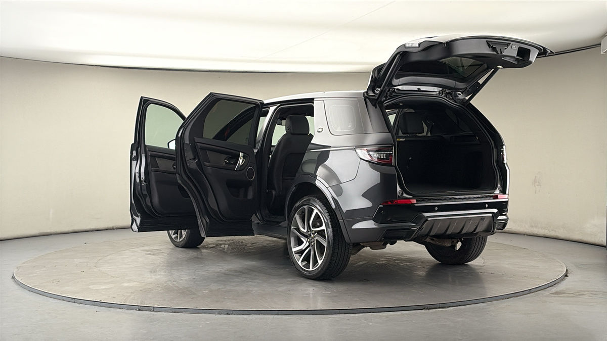 Land Rover Discovery Sport Image 23