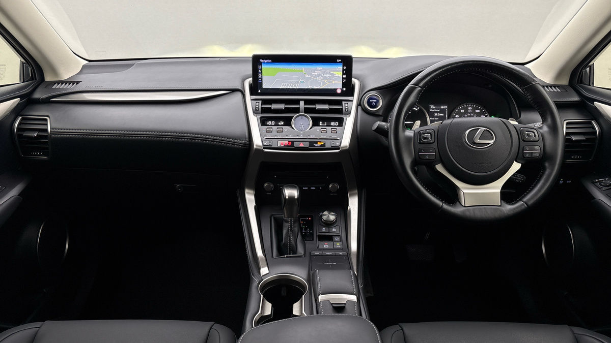 Lexus NX Image 12