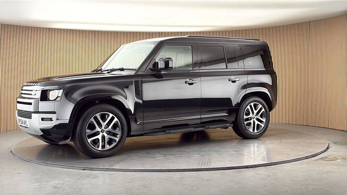 More views of Land Rover Defender 110