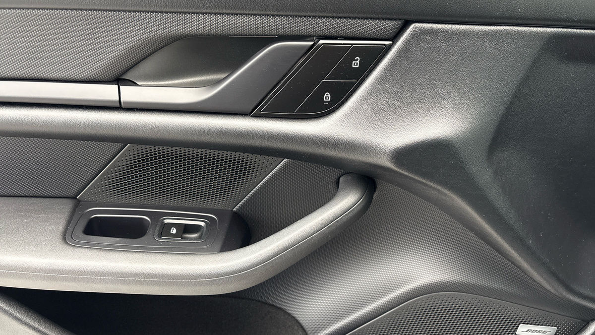 Porsche Taycan Image 20