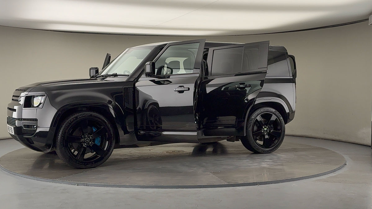 More views of Land Rover Defender 110