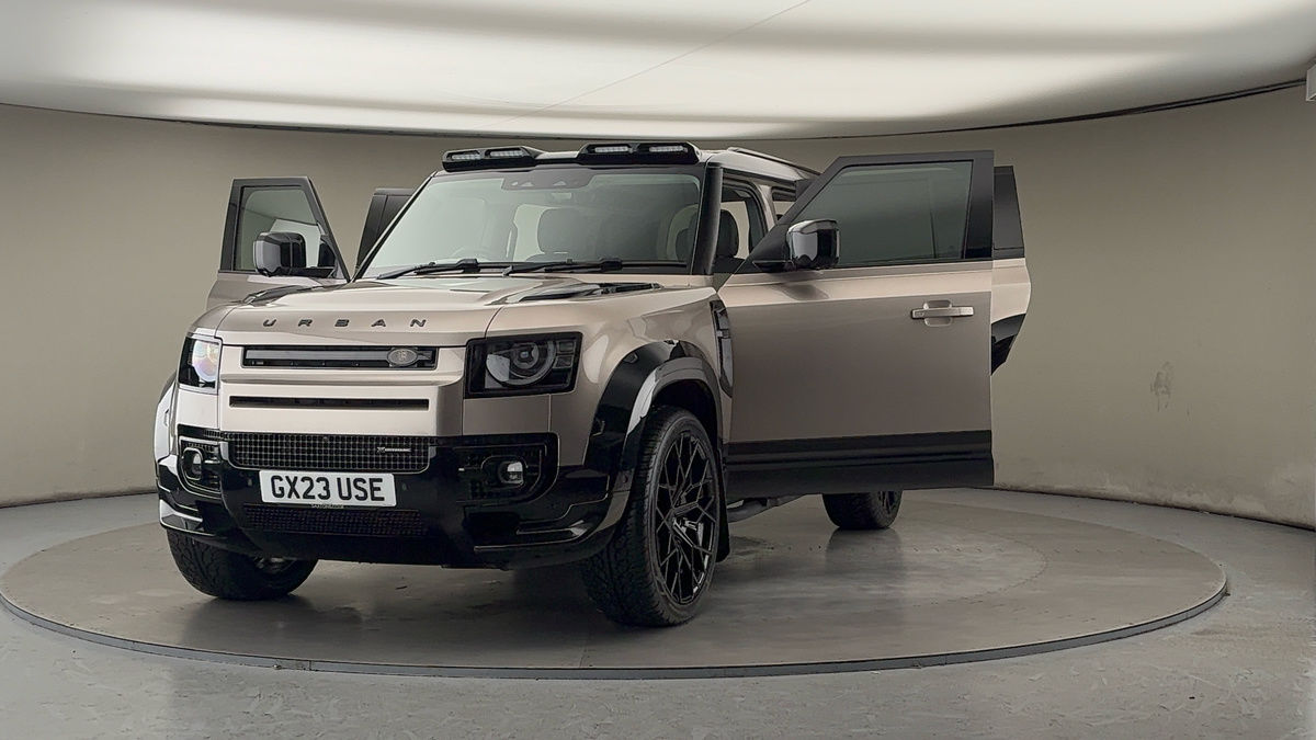 More views of Land Rover Defender 110