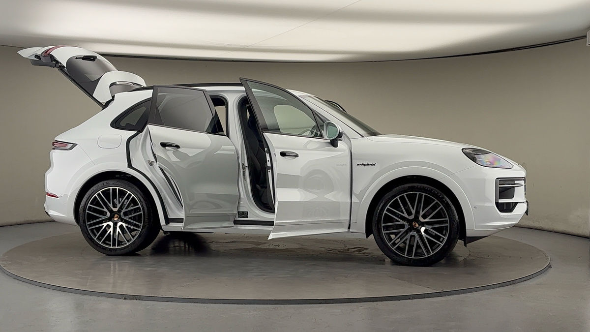 More views of Porsche Cayenne