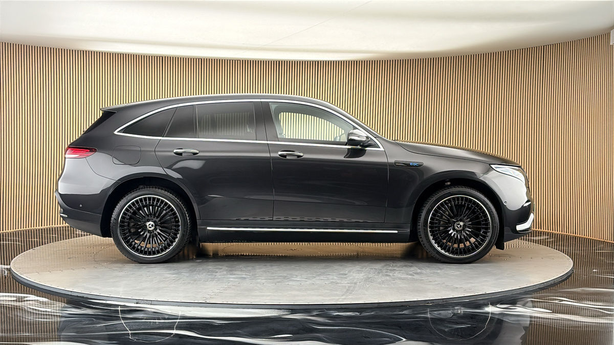 Mercedes-Benz EQC Image 17