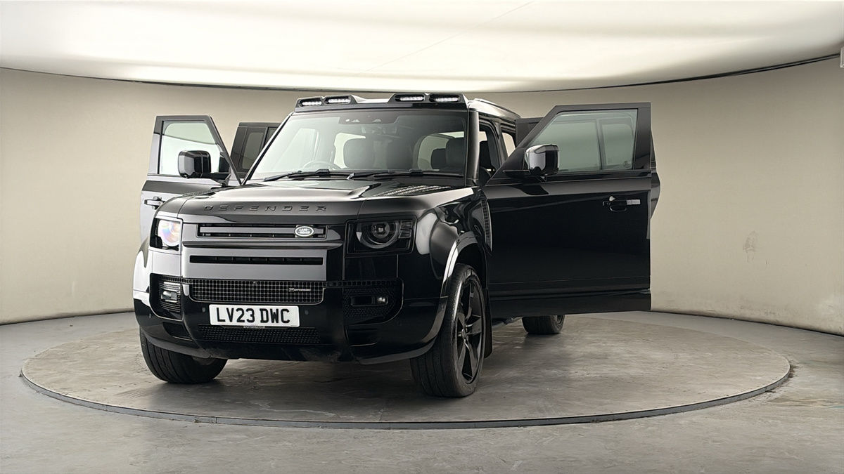 More views of Land Rover Defender 110