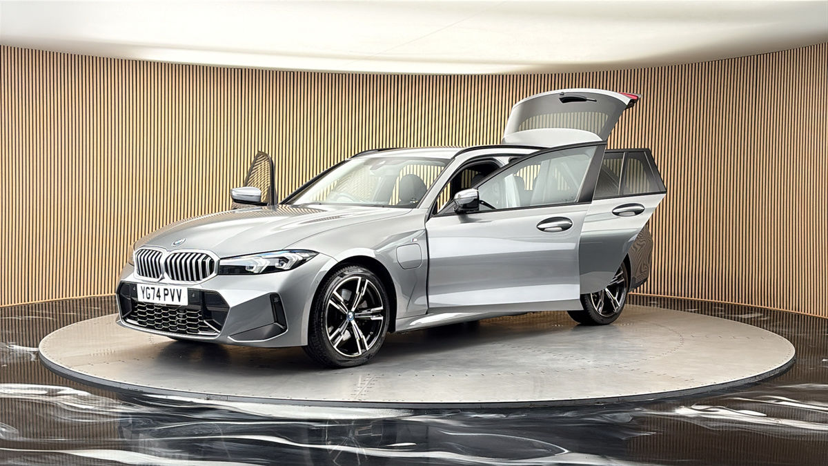 BMW 3 Series Image 22