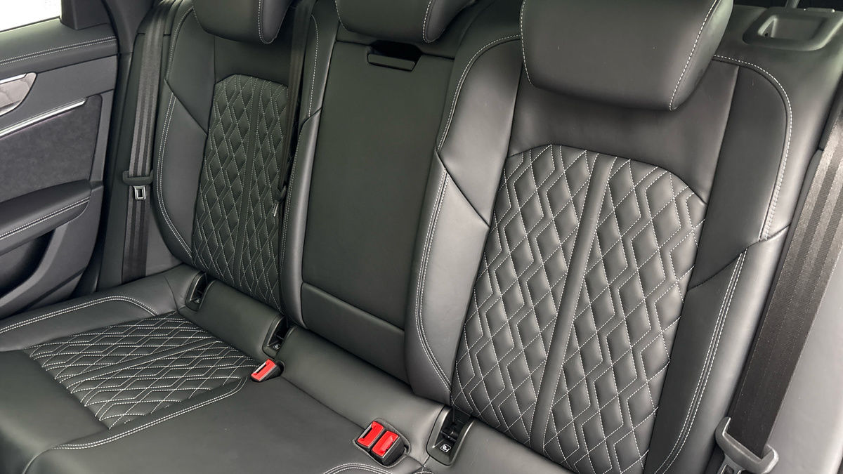 Audi A6 Avant Image 8