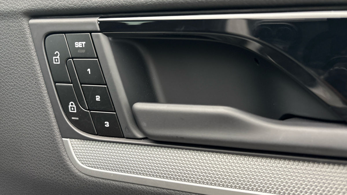 Porsche Cayenne Image 29