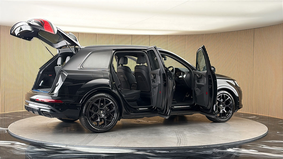 More views of Audi Q7
