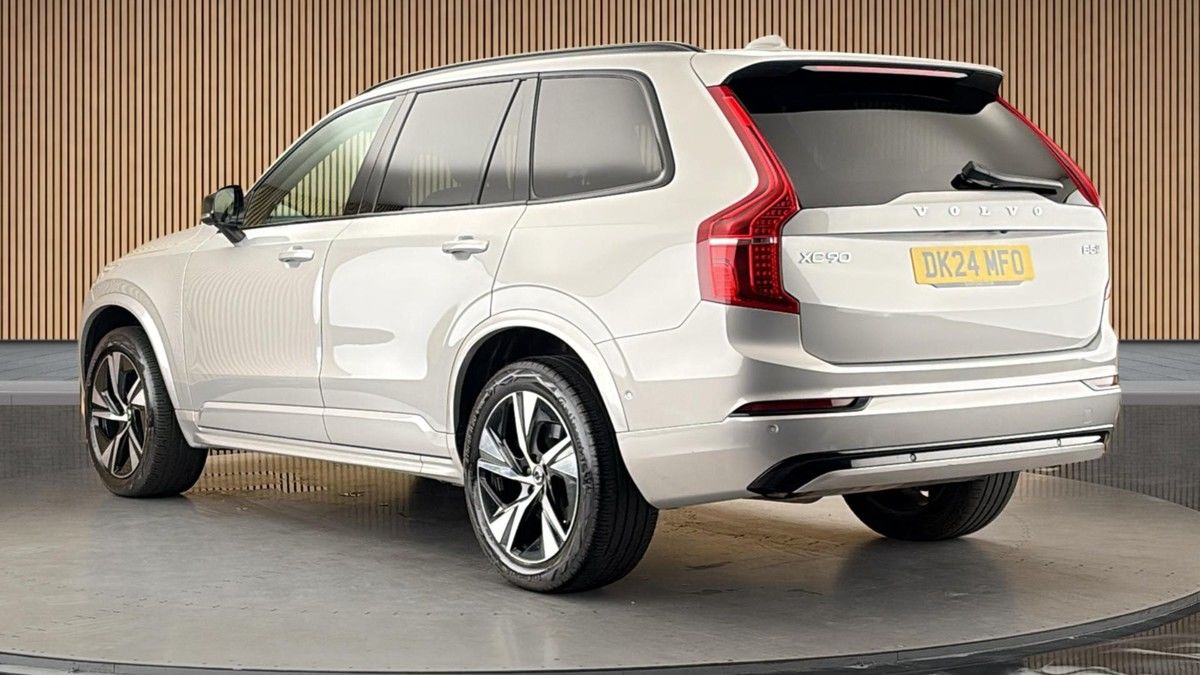 Volvo XC90 Image 2