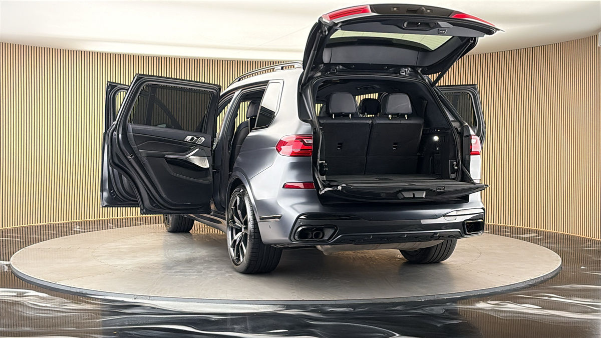 More views of BMW X7