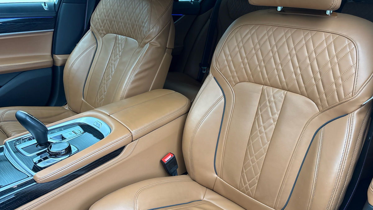 BMW 7 Series Image 7