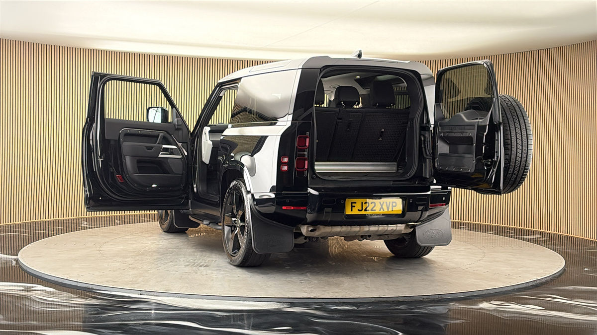 More views of Land Rover Defender 90
