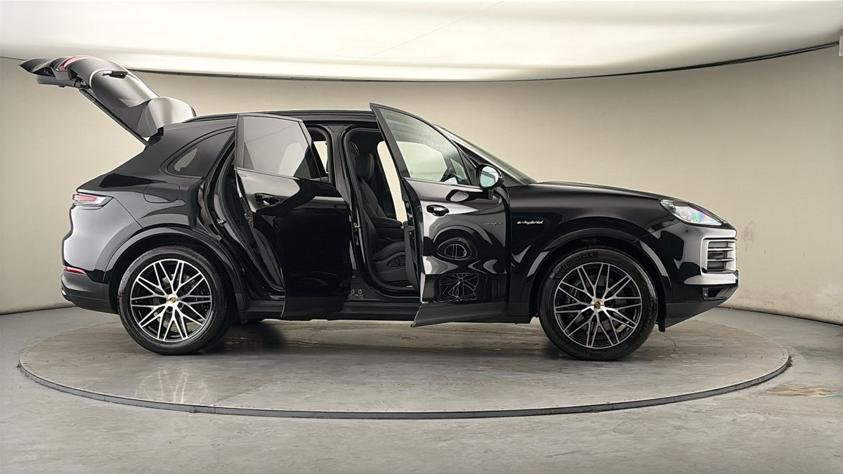 More views of Porsche Cayenne