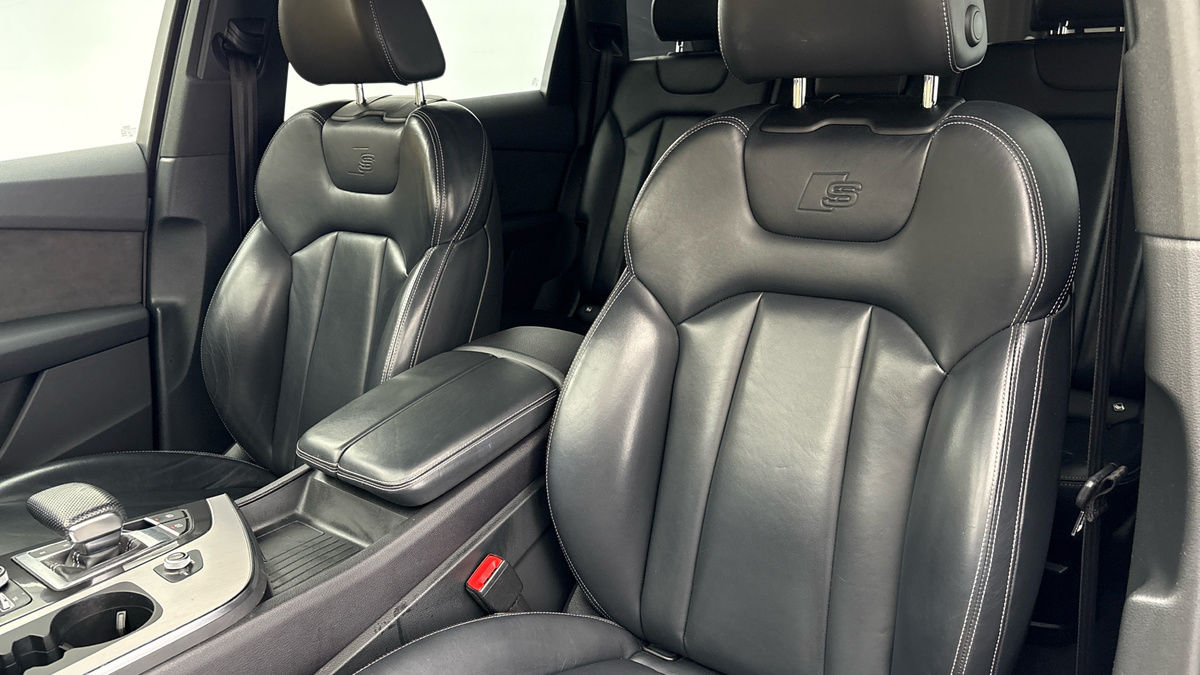 Audi Q7 Image 7