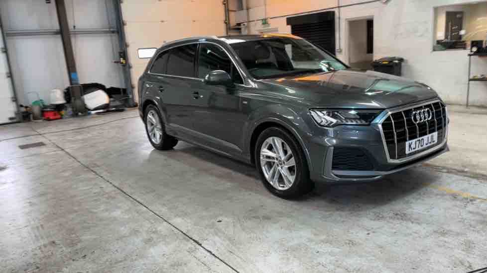 More views of Audi Q7