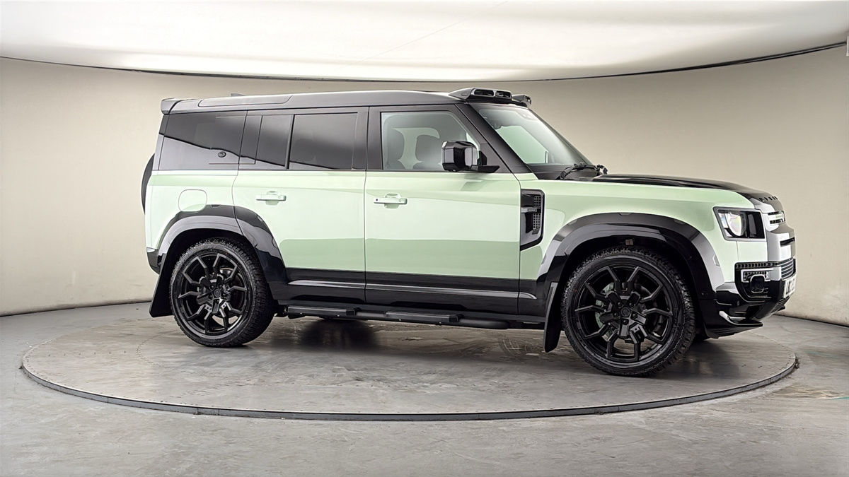 More views of Land Rover Defender 110