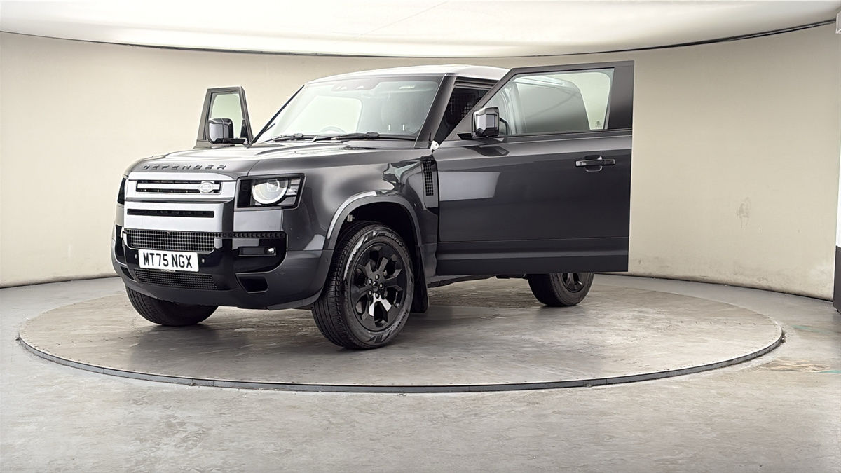 More views of Land Rover Defender 90