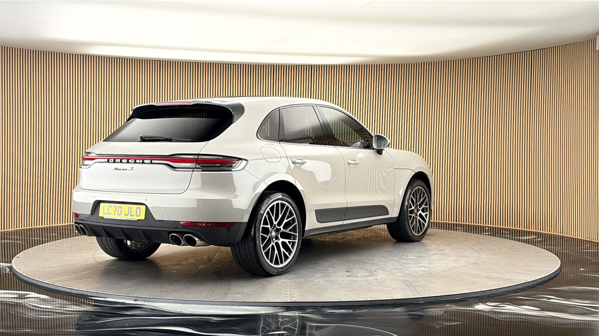 More views of Porsche Macan