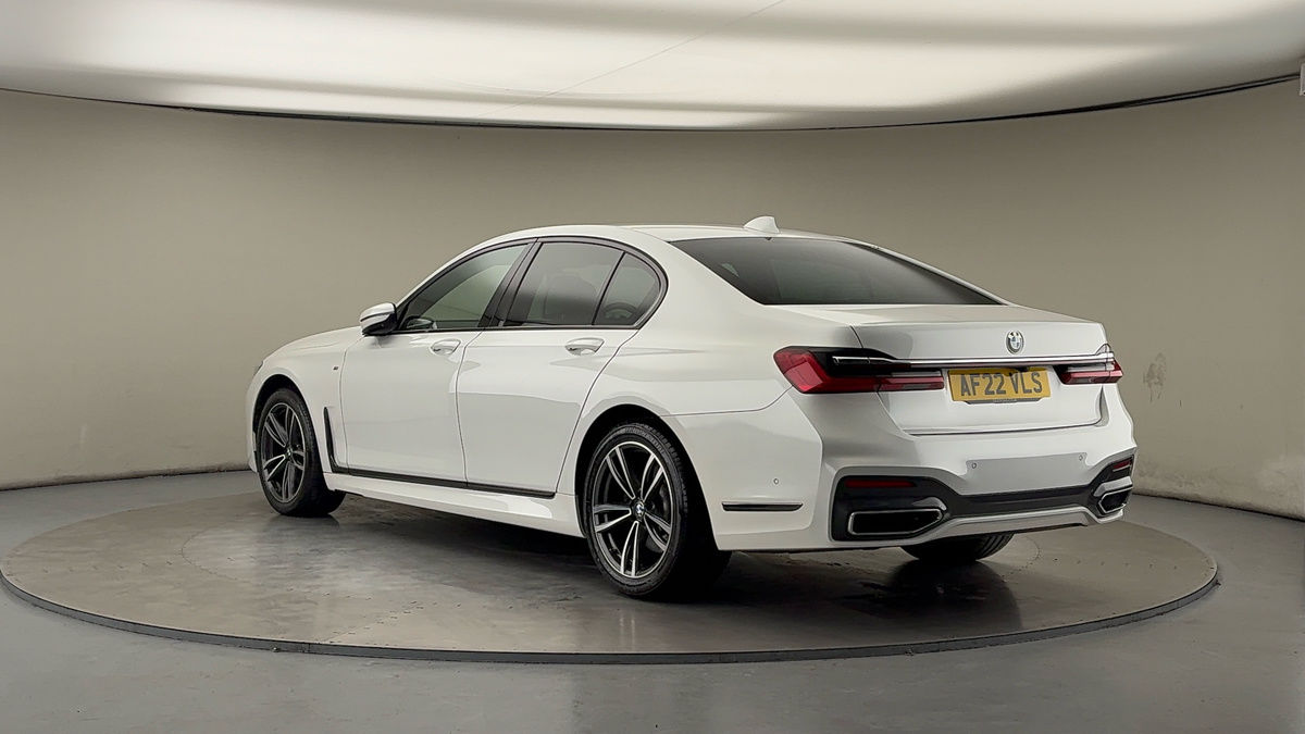 BMW 7 Series Image 2