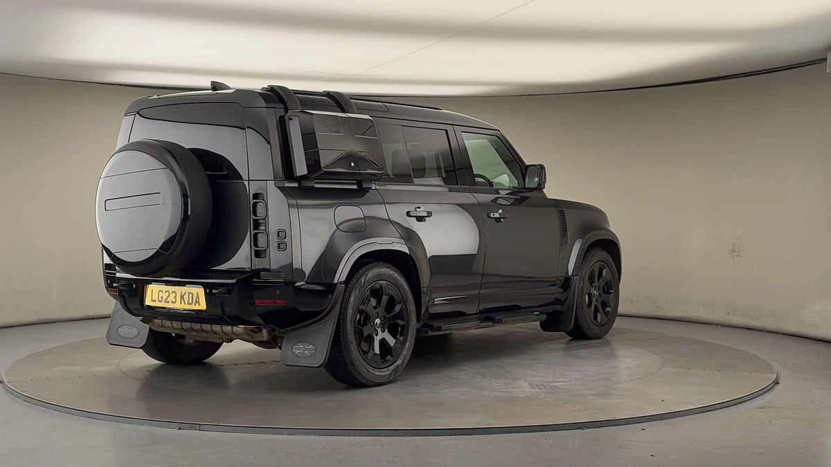 More views of Land Rover Defender 110