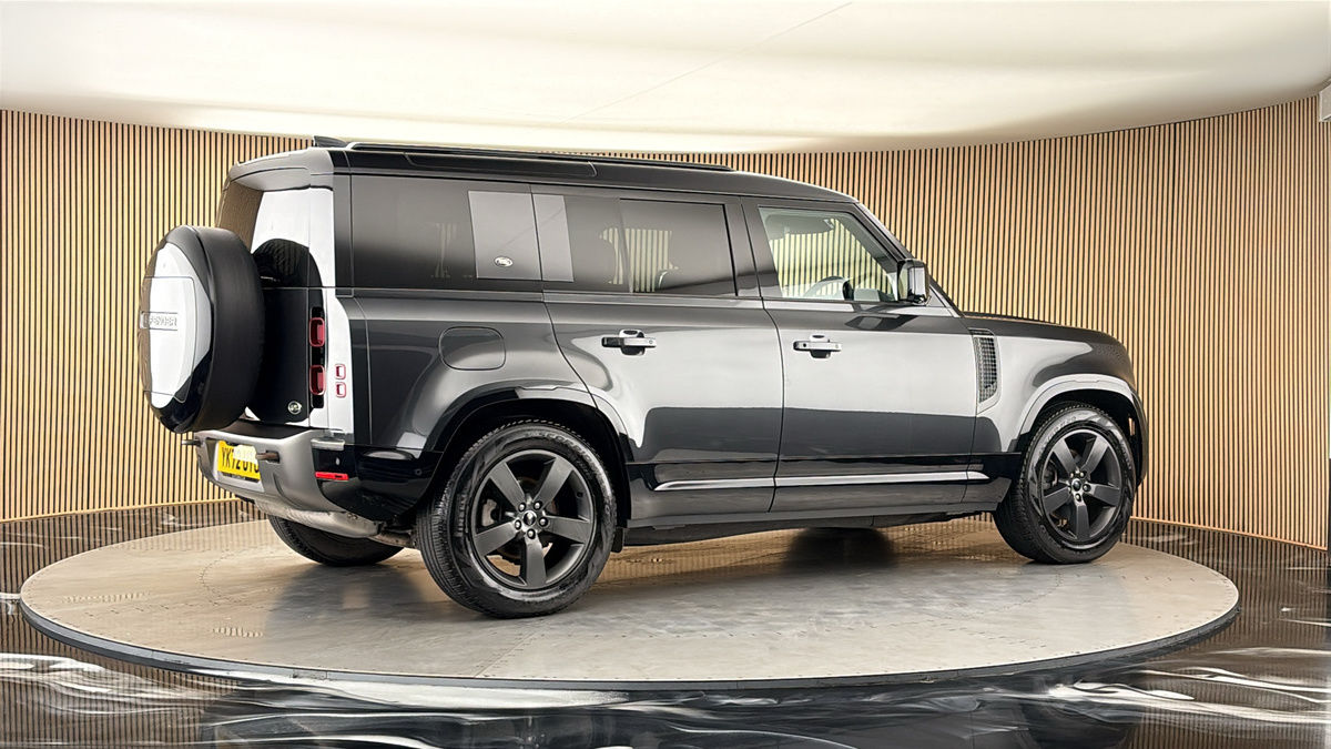 More views of Land Rover Defender 110