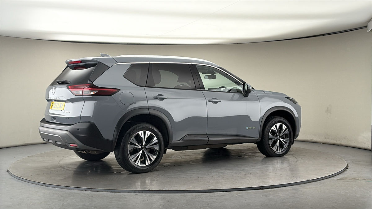 More views of Nissan X-Trail
