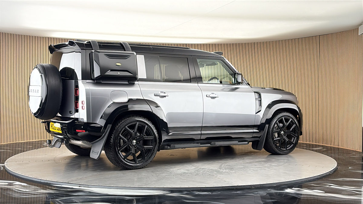 More views of Land Rover Defender 110