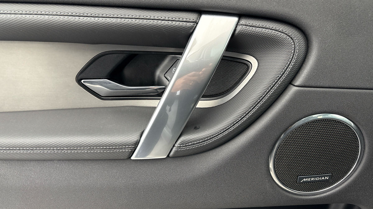 Land Rover Discovery Sport Image 19