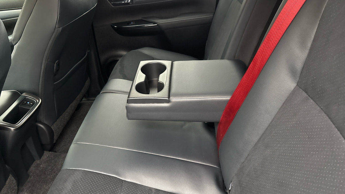 Toyota Hilux Image 9