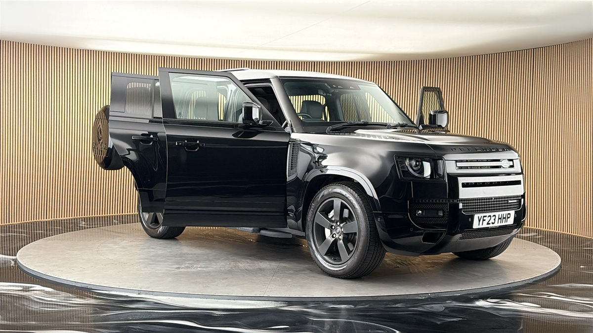 More views of Land Rover Defender 110