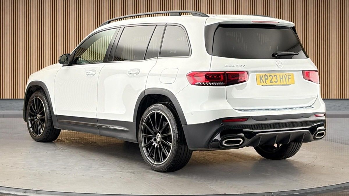 Mercedes-Benz GLB Image 2