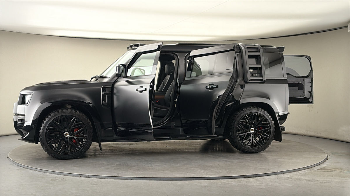 More views of Land Rover Defender 110