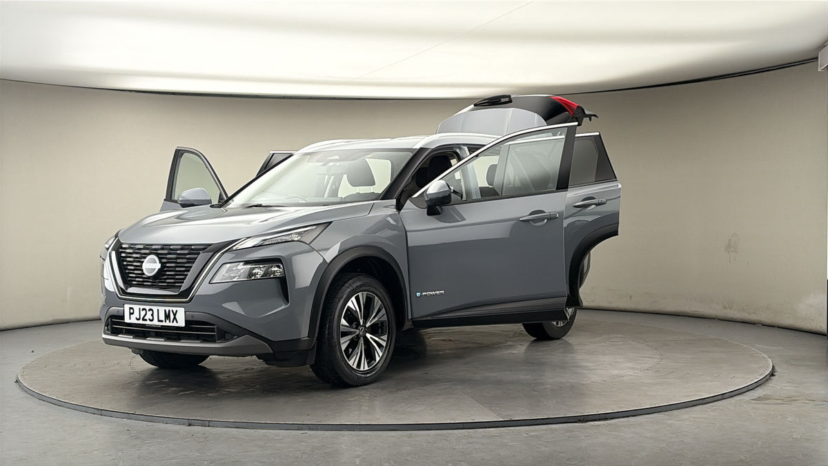 More views of Nissan X-Trail