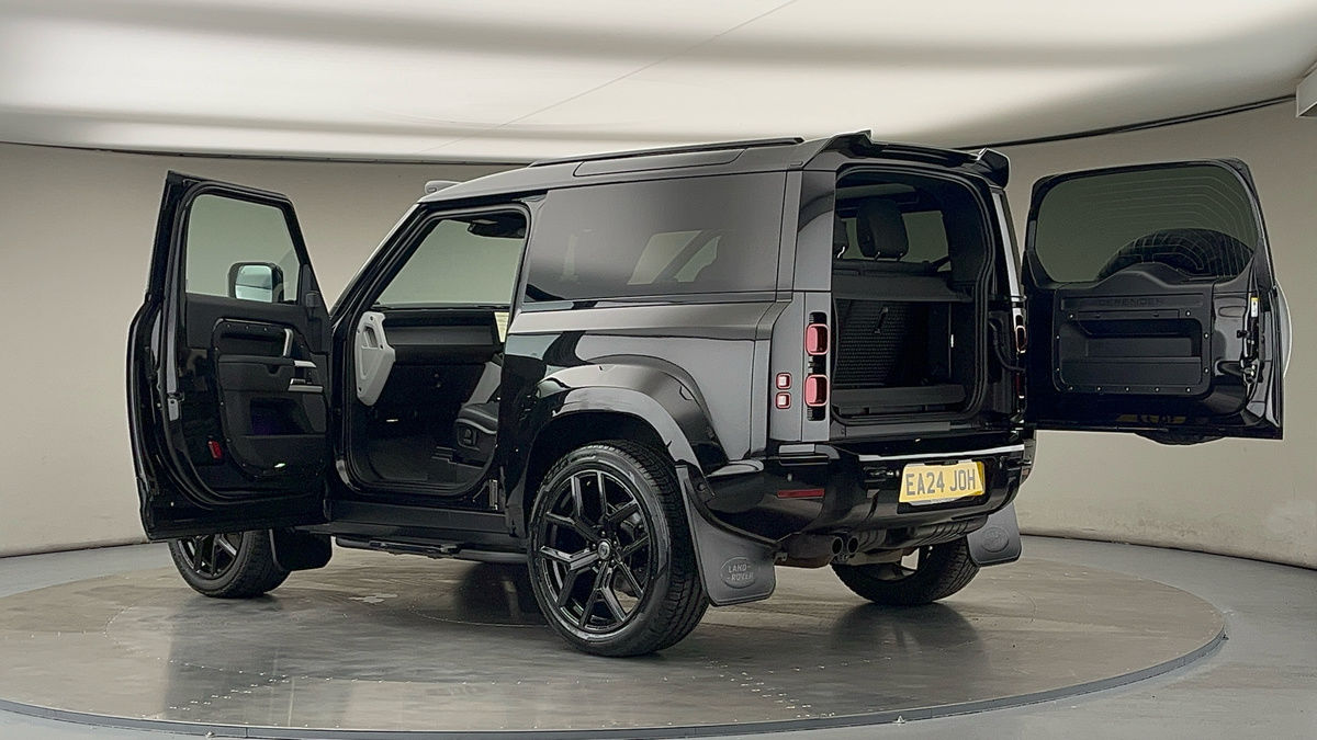 More views of Land Rover Defender 90