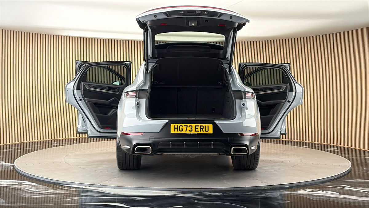 More views of Porsche Cayenne