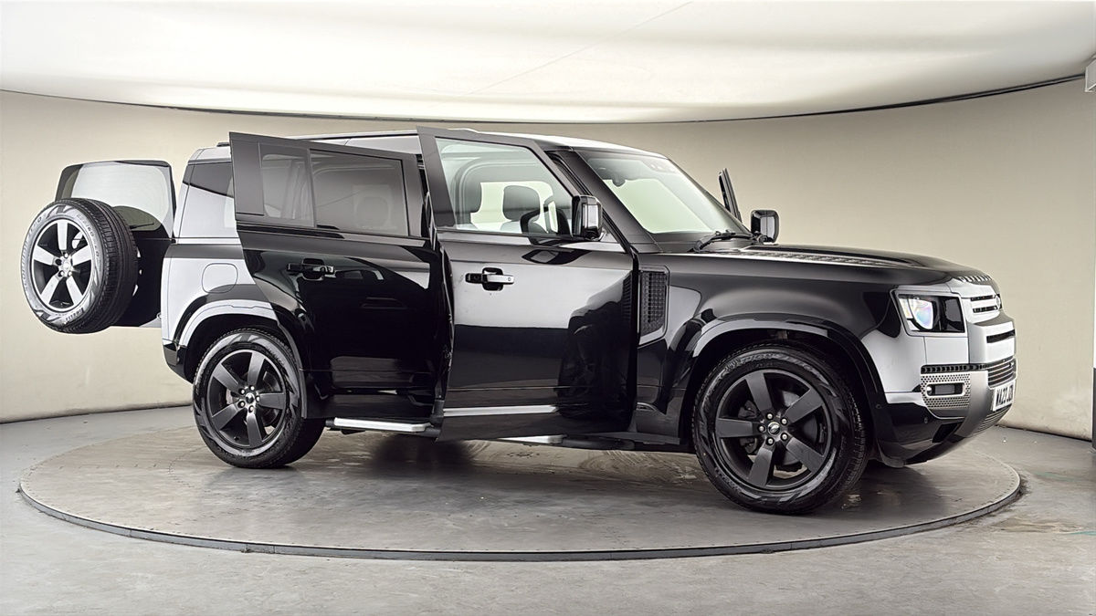 More views of Land Rover Defender 110