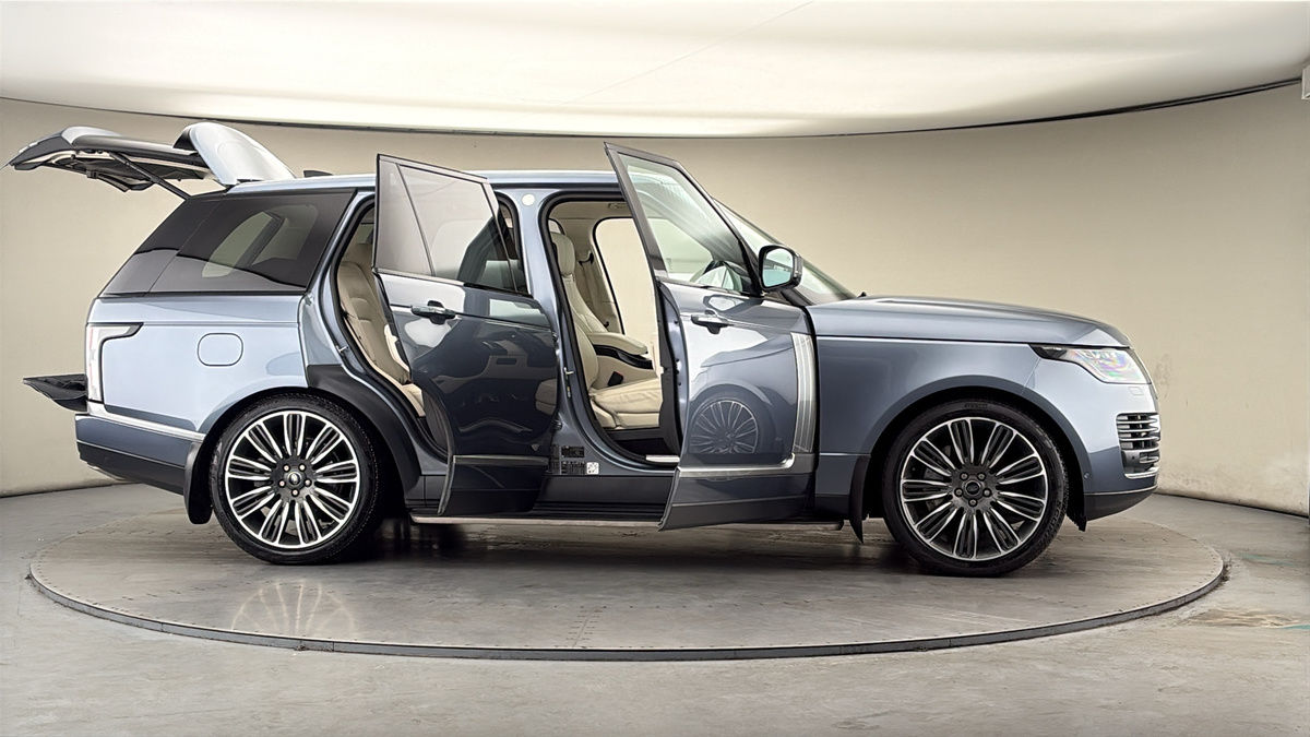 More views of Land Rover Range Rover