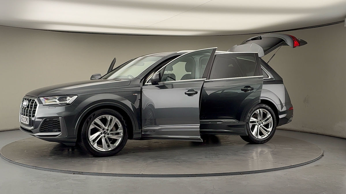 More views of Audi Q7