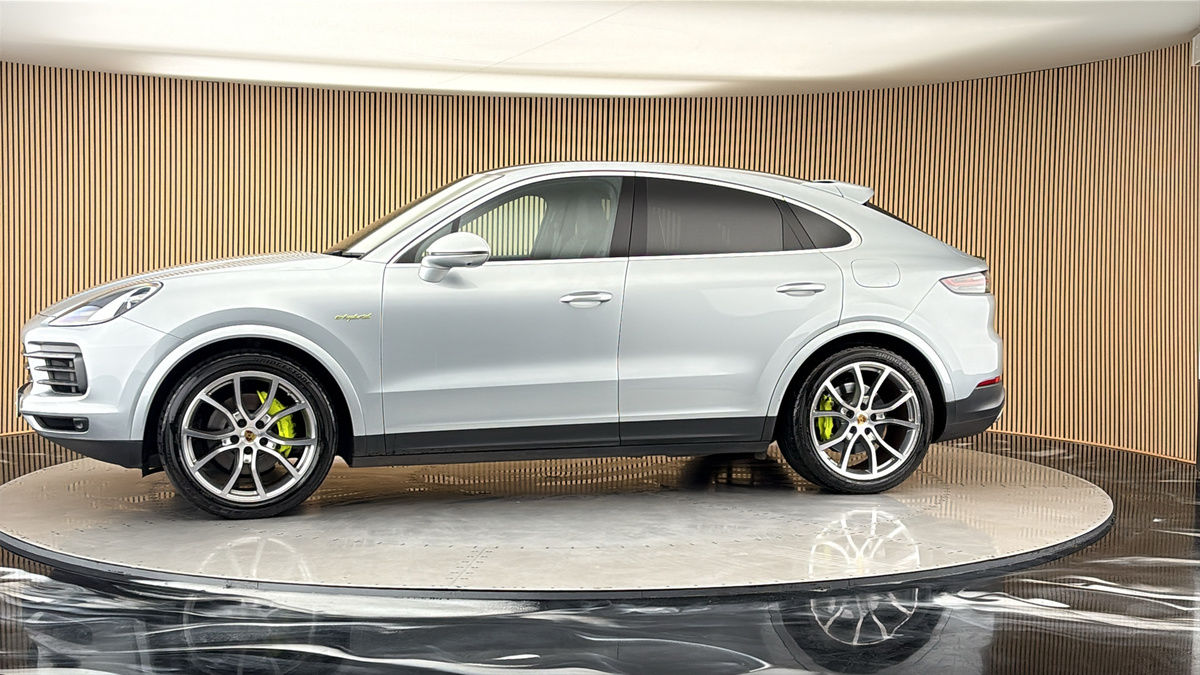 More views of Porsche Cayenne
