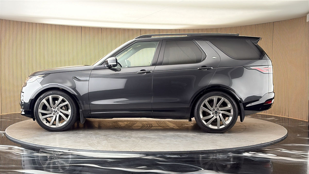 More views of Land Rover Discovery