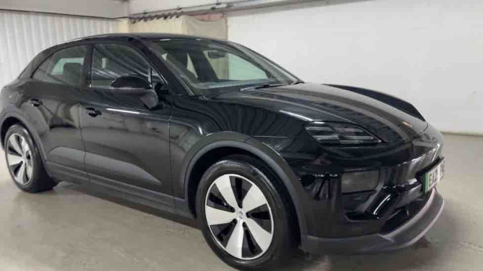More views of Porsche Macan