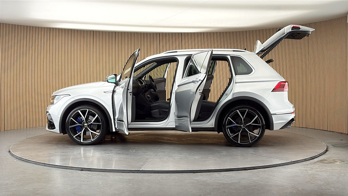 More views of Volkswagen Tiguan