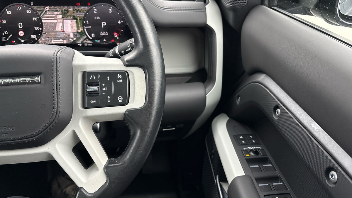 Land Rover Defender 110 Urban Image 14