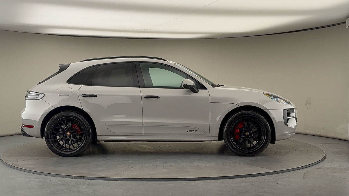 Porsche Macan Image 16