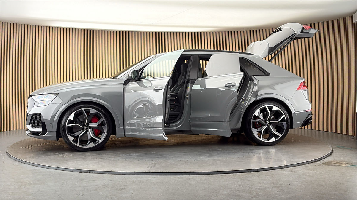 More views of Audi RSQ8