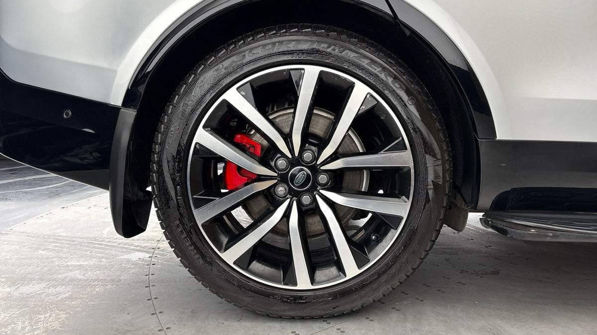 Land Rover Discovery Image 10